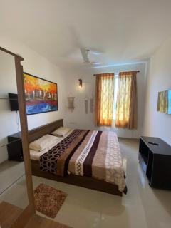 2BHK Lake View Apartment - Siruseri - 7