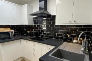 Cosy dog friendly self contained apartment with parking - Louth - 8