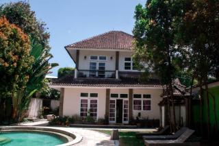 2 Bed Villa with Pool, Big Garden, Central Seminyak - Seminyak - 8