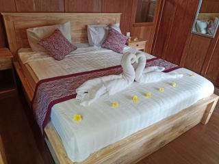 sunrise wood house - Ubud - 0