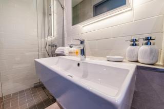 Beachfront Apartment w wrap around terrace, Blouberg, 04 Azul - Città del Capo - 6