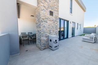 Beachfront Apartment w wrap around terrace, Blouberg, 04 Azul - Città del Capo - 3