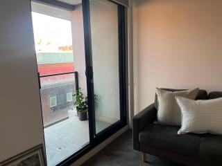 Modern apartment in Central Geelong! - 5