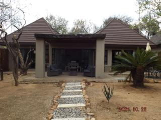 Mabalingwe Nature Reserve - Elephant Lodge - Tjaila - Bela-Bela - 9