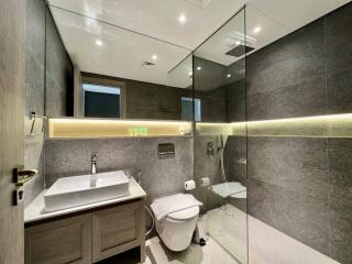 Waves - Ideal Dubai Retreat, Elegant Studio in Oxford 212 - 1