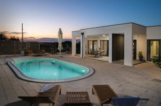 Akadia holiday kuća za odmor sa grijanim bazenom - Zadar - 9