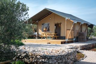 Adriatic Heritage Glamping No2 with Jacuzzi - Donje Selo na Šolti - 0