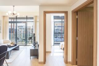 Trendy Azizi Riviera 1-Bed with Balcony Views - Dubai - 1
