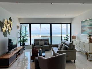 Seaview Premium Duplex in Gurney with WiFi & Full Kitchen 12B - 7