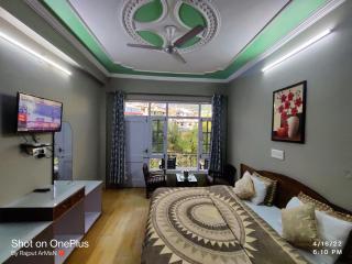 Hotel Snow Crest Inn - Natural landscape Mountain ViewOpens in new window - Dharamshala - 1