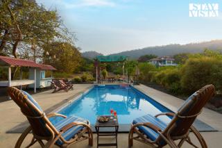 StayVista's House Below The Hill - A stylish Mountain-view villa with Pool and Games room - Matralipāda - 8