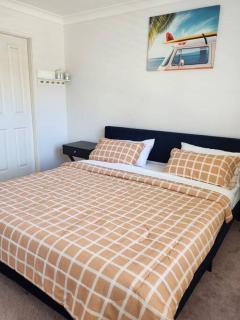 2 bedroom guest suite in a Tropical setup - Baulkham Hills - 1