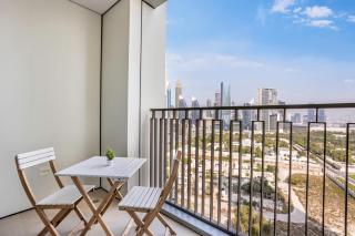 Clse Elegance Redefined Luxury 1 Bedroom Apartment with Premium Facilities - 3