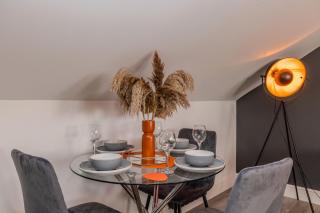 Urban Oasis l Sleek 2-Bedroom with Convenient Free Parking - Brighton & Hove - 8