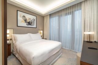 Spacious 3 Bedroom Apartment in Downtown with Burj Khalifa view - 9
