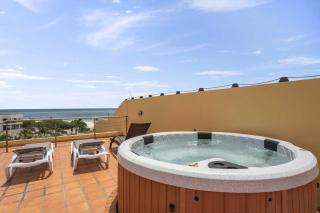 Beachfront -Bella Vista Penthouse 2BR condo - E523 - Palm-Eagle Beach - 9