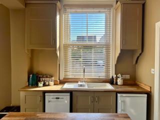 Stylish Victorian Home - Central Frome - 7