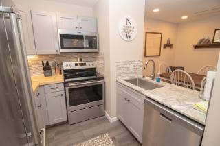 LB207A Newly Renovated Family Friendly Washer Dryer Fireplace WiFi EZ Parking - Snowshoe - 4