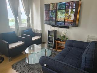 Happy Stays A - 300mbps - 65"TV NetFlix, Disney - Washer - 5