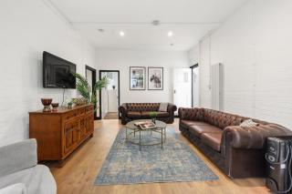 Centrally Located Spacious Three Bedroom Apartment Short Term Rental & Flexible Renting Hackney With Free Wifi - Londra - 9