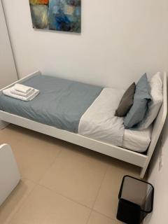 Swieqi, Luxury Apartment, 3BD - 2 BH, Sleeps 6 - 8