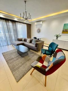 Swieqi, Luxury Apartment, 3BD - 2 BH, Sleeps 6 - 4