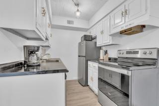 Beach Block Getaway in Seaside! - 8