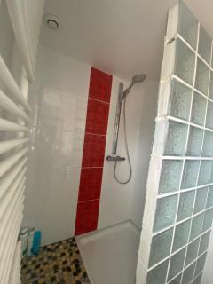 Chambre Paon avec parti commune A 6min de l A26 et 15 min de stOmer, lumbres et aire sur la lys - Ecques - 6