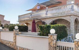 1 Bedroom Cozy Apartment In Vir - Vir - 4