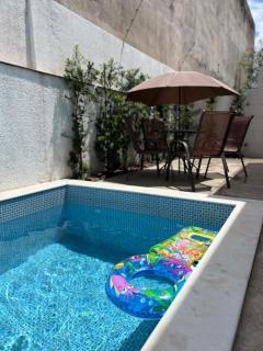 Casa com piscina, 700M da praia - Peruíbe - 8