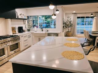 Barrel Oak Mansion- Fire pit, & pool table NR TTU - Lubbock - 6