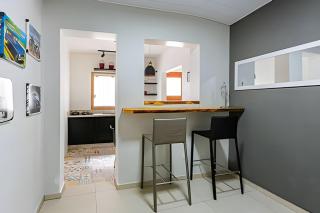 Casa central em ótima localização - UN059 - 3