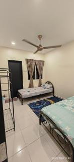 DMarina Homestay - 2