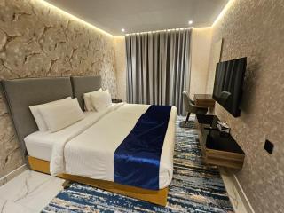Royal Plaza Hotel - 2