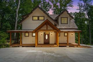 The Starling Bear Den on Lake Keowee - 0