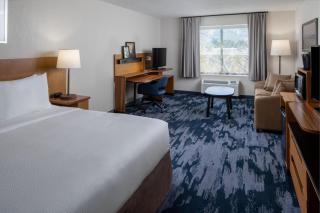 Fairfield Inn & Suites by Marriott Fort Myers Cape Coral - Fort Myers - 1