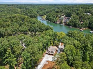 The Starling Bear Den on Lake Keowee - West Union - 6