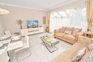 3 BD All Suites Home with Pool minutes from Disney - 0