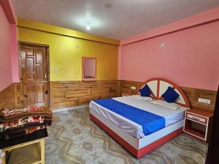 Jon Snow Cafe & Home Stay - - 2