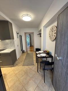 Oasis Downtown GLYFADA - 4
