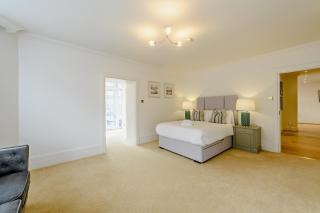 Strathmore Court Apartments - 9