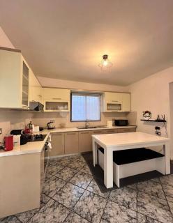 5 bedroom! 12 min to airport! Private parking - Kamëz - 7