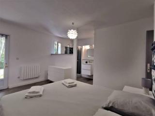 Villa de plain-pied avec jardin et piscine privée - Grignan - 1