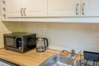 Modern Family Home Parking Private Garden - Birmingham - 8