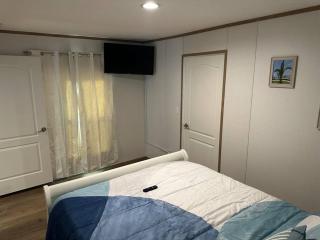 Ferry Retreat - Cedar Island - 2
