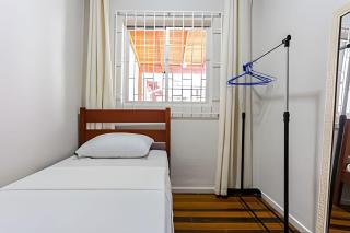 Casa central em ótima localização - UN059 - 6