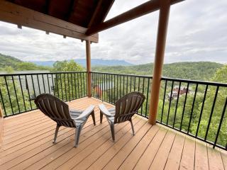 Wild Mountain Honey 3 Bedroom/3 Bath Home with Home Theater - Pigeon Forge - 6