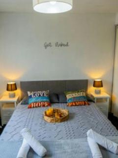 Modern Family Home Parking Private Garden - Birmingham - 9