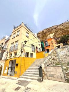 Historic Charm with Terrace and Sea Views - Alicante - 9