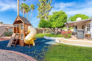 Corrine Family Oasis with Heated Pool & Putting Green - Phoenix - 6